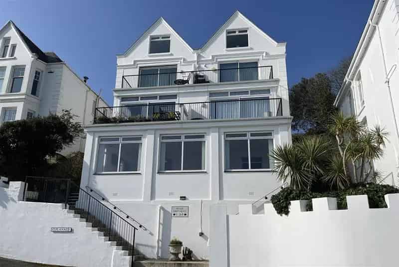2 Bedroom Apartment for Sale Fowey Harbour Views Tandem Parking
