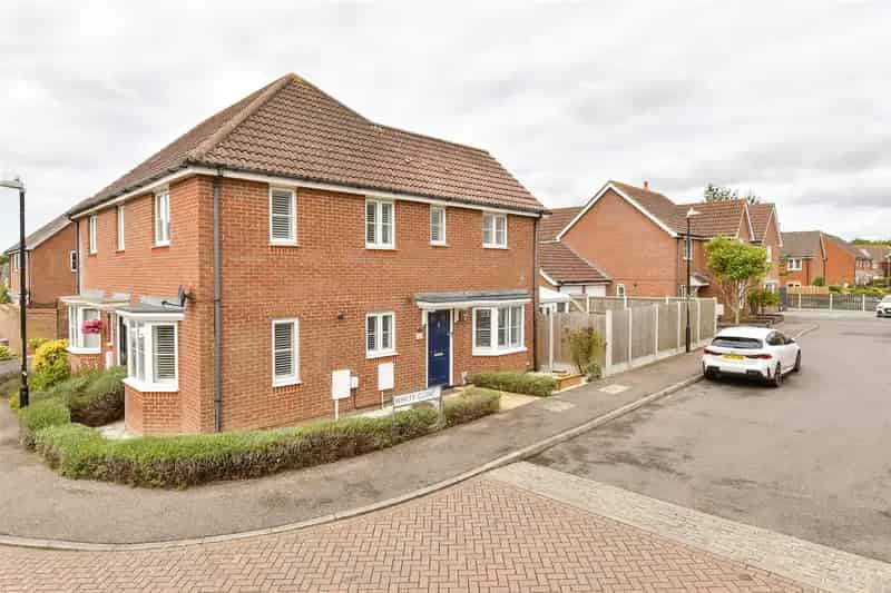 3 Bedroom Semi-Detached House for Sale in Whitfield, Dover