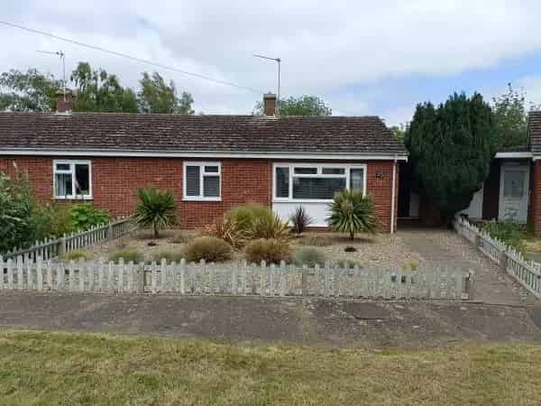 Semi Detached Property With Garden Sheds and Conservatory