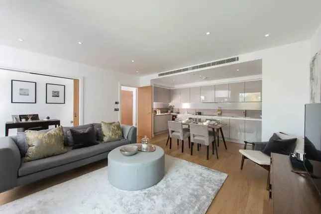 Flat to rent in Holland Park Avenue, Holland Park, London W11