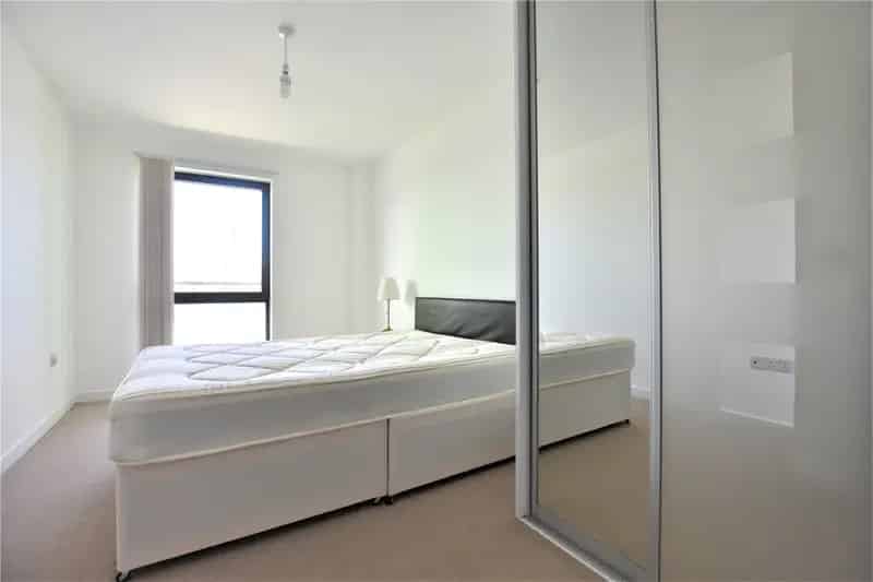 1 Bedroom Flat London Canary Wharf Views Modern Apartment