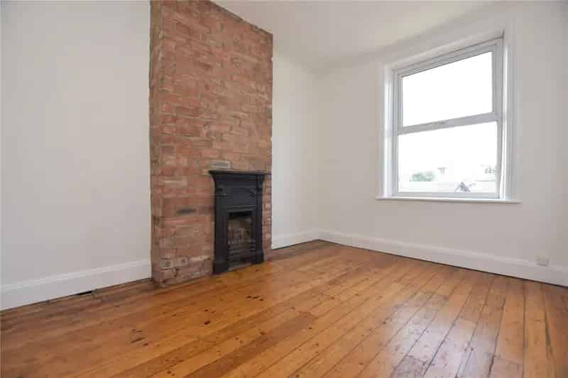Characterful 3-Bed End Terrace House in Pudsey