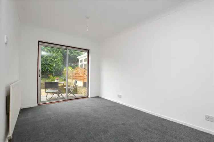 House For Sale in Leeds, England