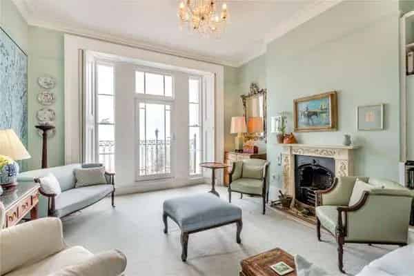 Hythe Seafront Regency Townhouse 4 Beds 3 Baths Parking