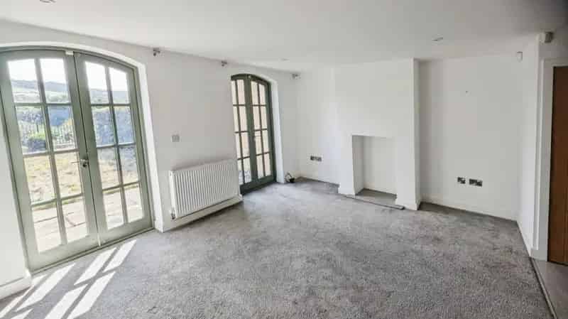 3 Bedroom Mid Terrace House For Sale Elland West Yorkshire