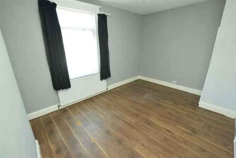 3 Bed Mid Terrace House For Sale