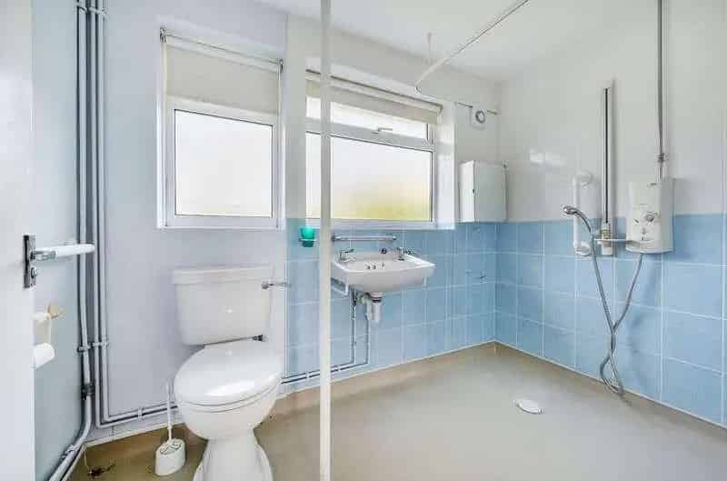 2 bed house for sale