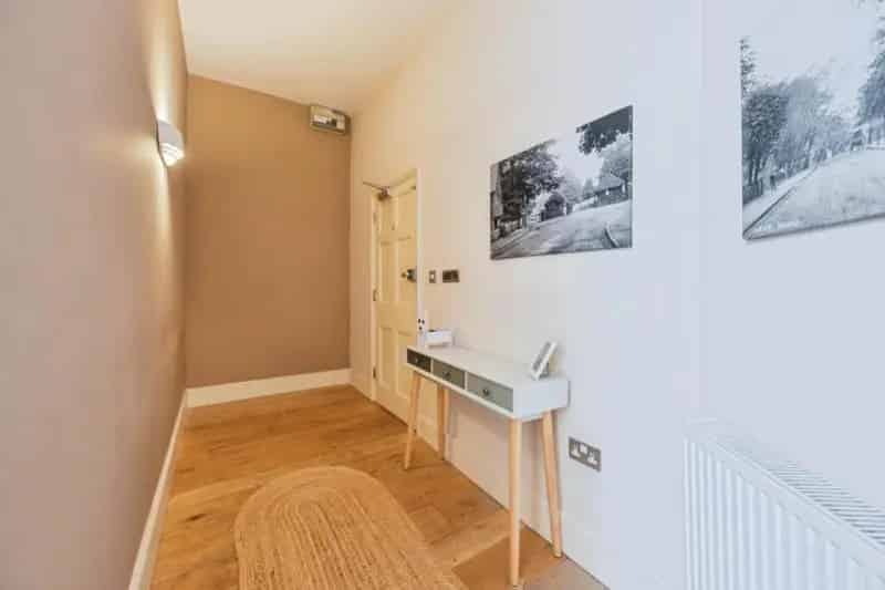 2 Bedroom Penthouse Apartment To Let Lichfield City Centre
