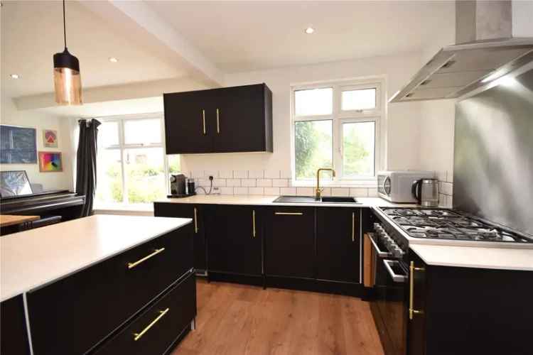 House For Sale in Leeds, England