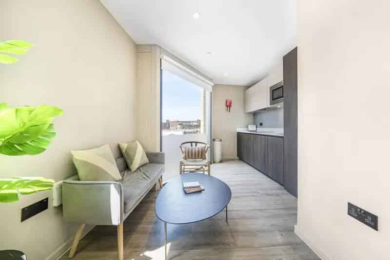 Stylish Studio Apartment with Ensuite and Communal Facilities