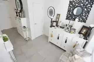 3 Bed 2 Bath Family Home Modern Kitchen Enclosed Garden