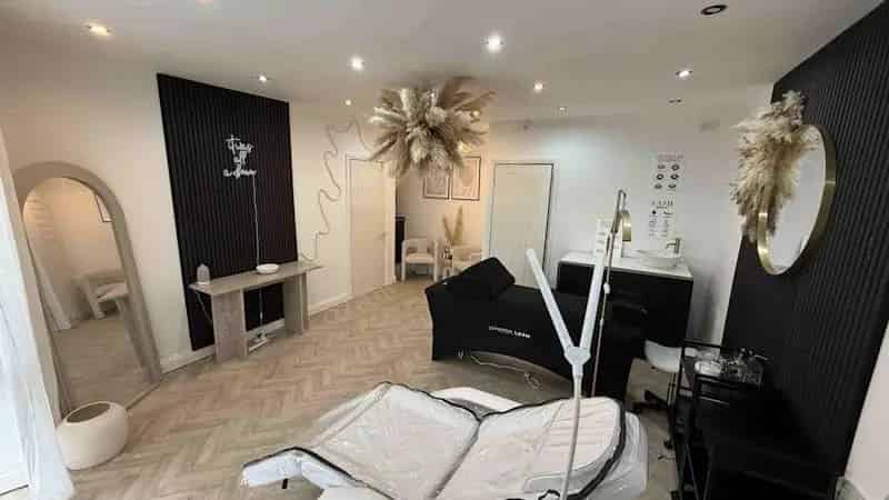 Retail Unit For Sale Oakhill Stoke 290 sq ft