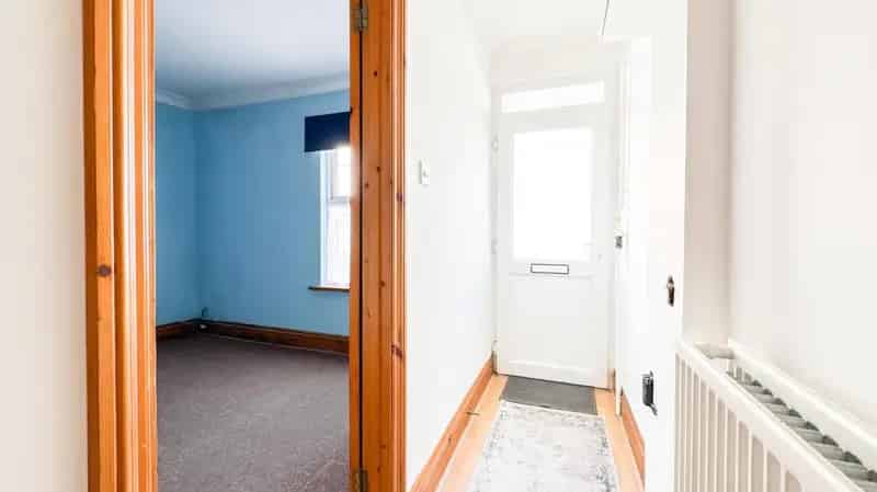 2 Bedroom Victorian House for Sale in Bedminster