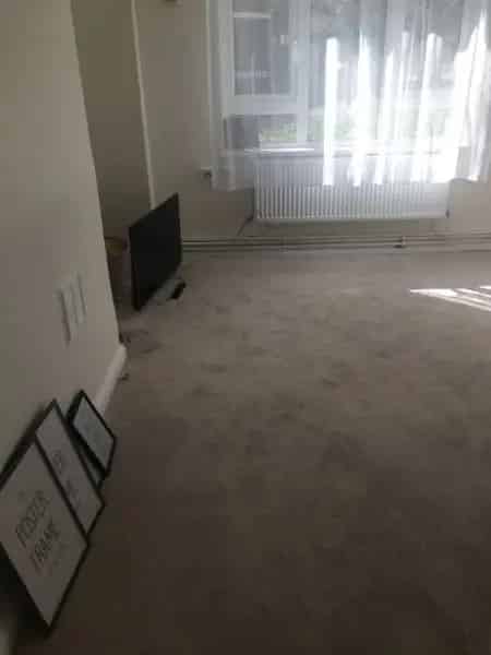 2 Bedroom Apartment Near Schools and River Walk