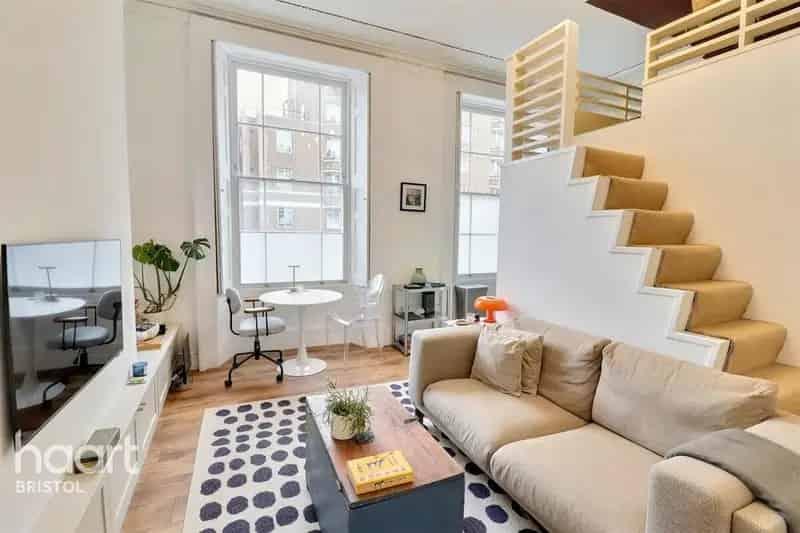1 Bedroom Apartment to Rent in Clifton
