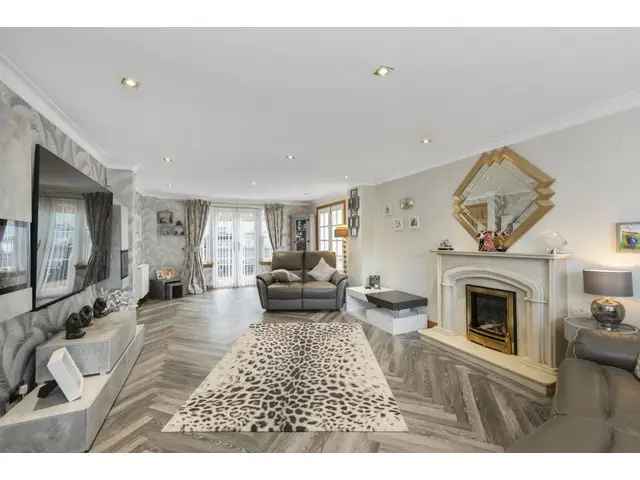 5 Bedroom Detached House for Sale in Morningside