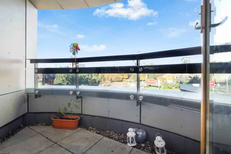2 Bedroom Flat City View Balcony Secure Parking