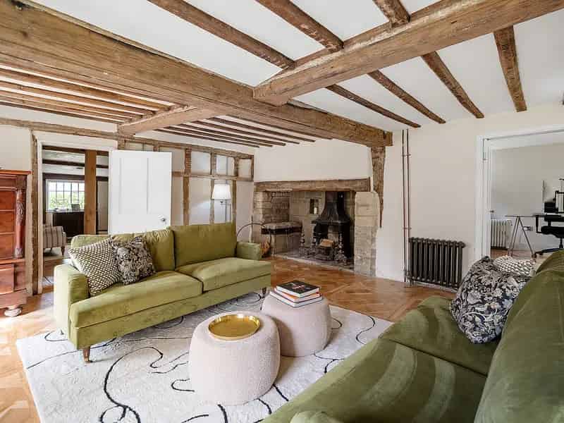 Grade II Listed Jacobean Farmhouse 4 Bedrooms 1.5 Acres