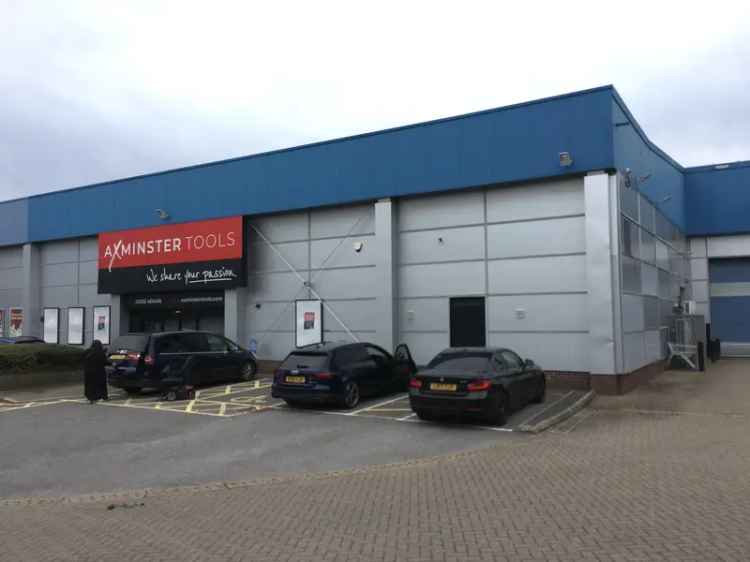Retail Trade Unit To Let - Brighton Hill Roundabout