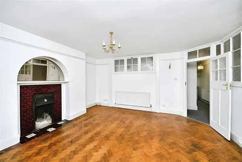 2 Bedroom Apartment for Sale in Brighton
