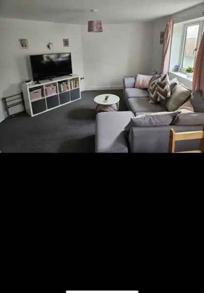 Flat For Rent in Arun, England