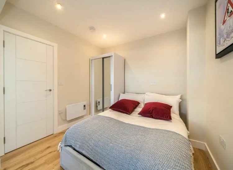 Luxury 1-Bedroom Apartment Near Ealing Broadway Station