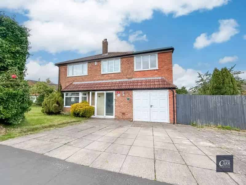 4 Bedroom Semi-Detached House for Sale