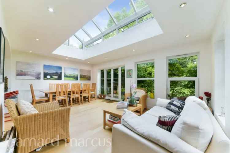 Six Bedroom Detached Family Home in Acton