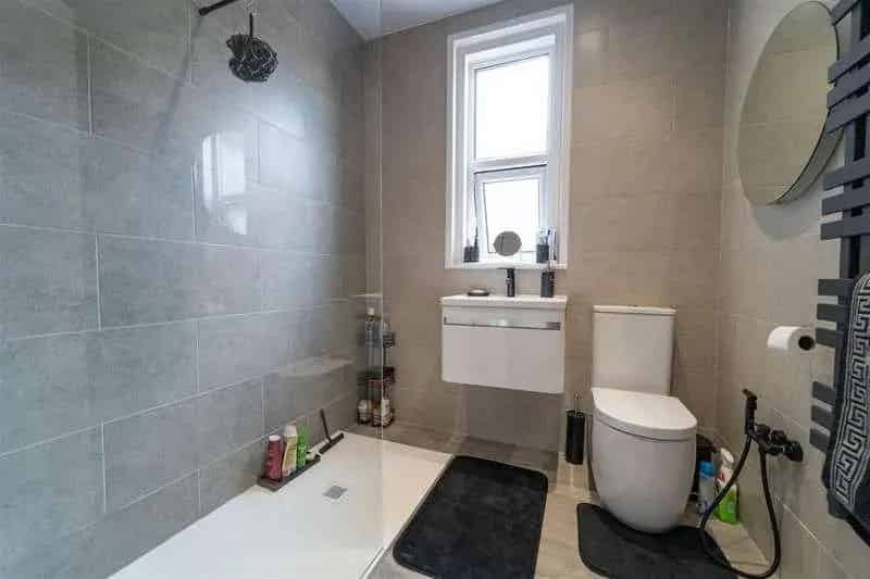 4 Bed House for Sale in Old Trafford