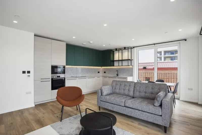 1 Bedroom Apartment Poplar Riverside Balcony Concierge