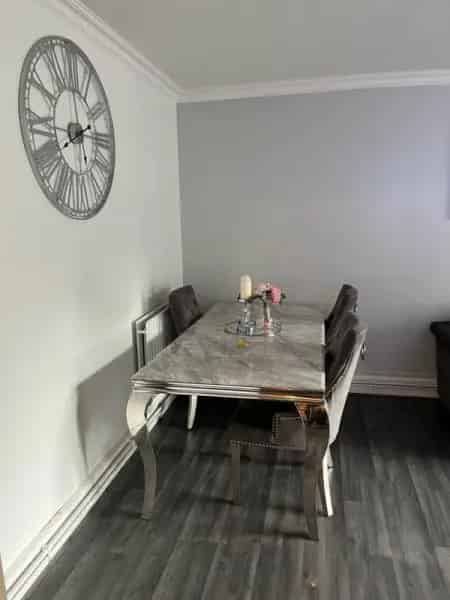 2 Bed Flat Little Venice Canal London