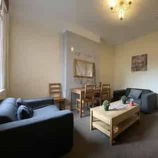 4 Bedroom House in Birmingham - Student Property