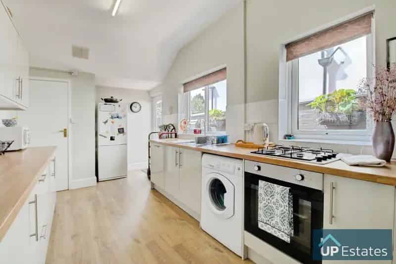 2 Bedroom Terraced House To Rent Near Stoke Green