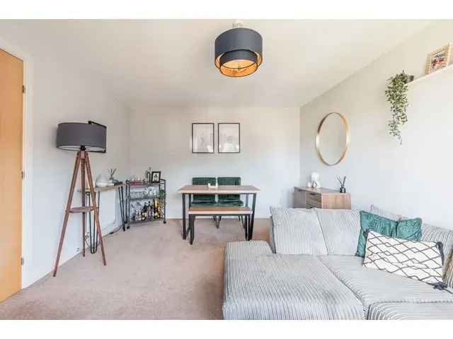 1 Bedroom Flat for Sale in Slateford