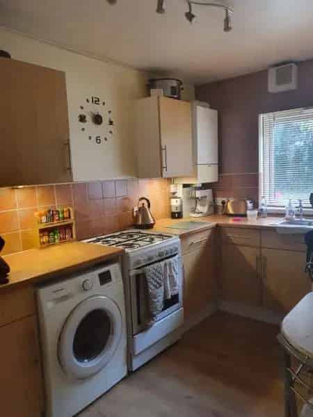 Recently Redecorated Flat Near Asda and Aldi