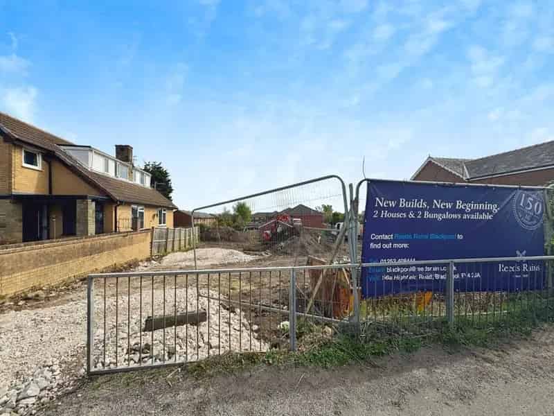 3 Bedroom Semi Detached House Blackpool FY4