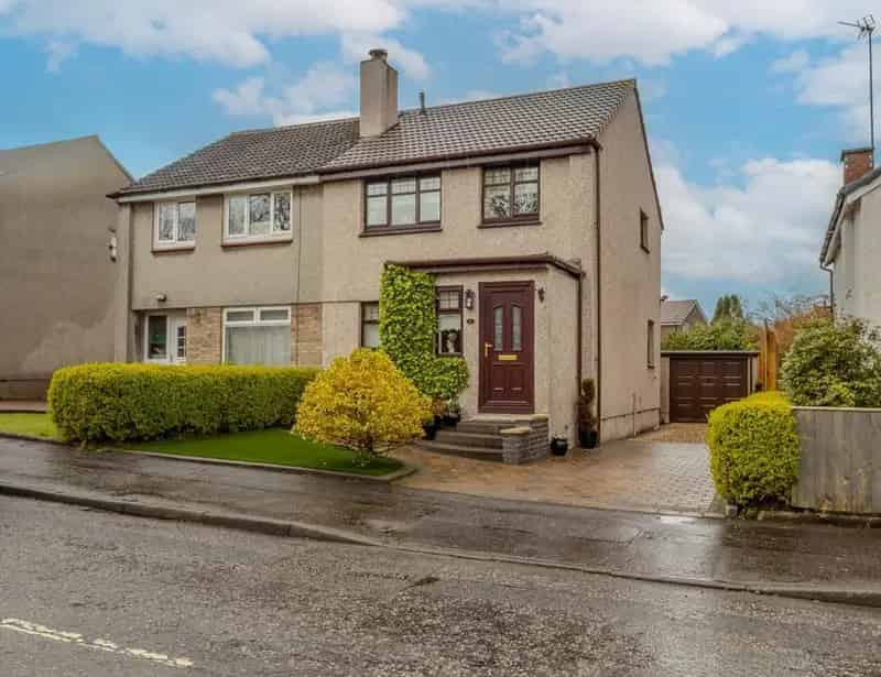 3 Bedroom Semi Detached House for Sale Bishopbriggs