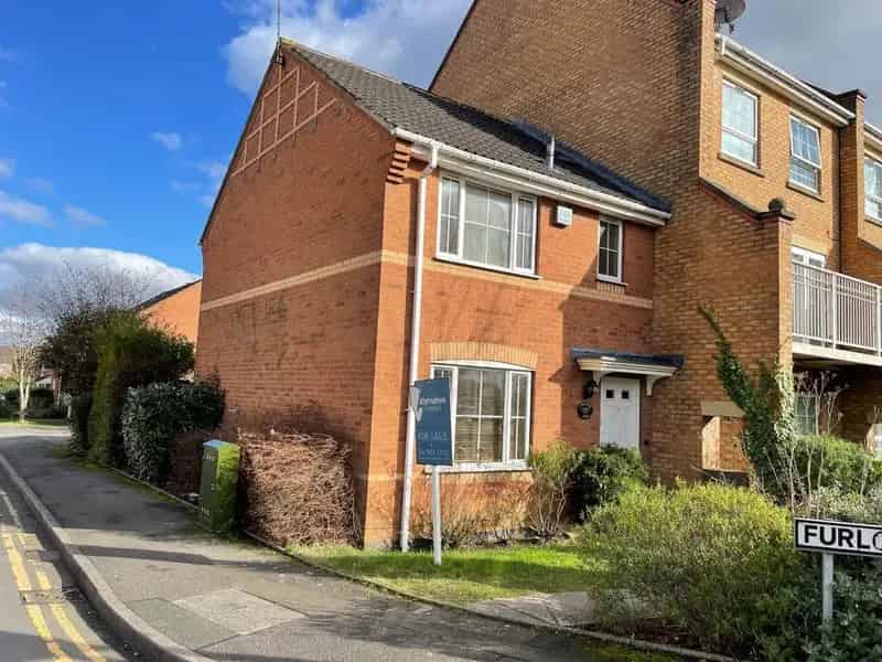 3 Bedroom End of Terrace House for Sale