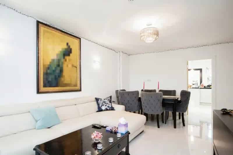 Four Bedroom Semi-Detached Home in Upper Stratton