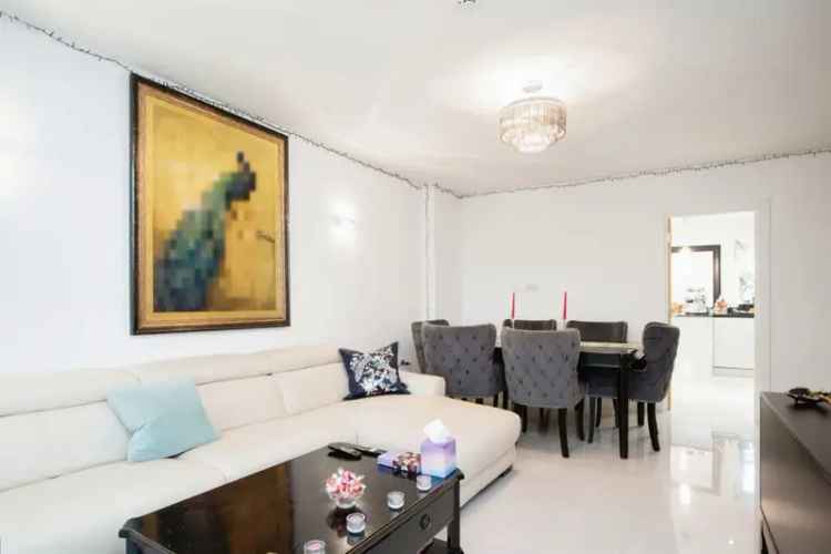 Four Bedroom Semi-Detached Home in Upper Stratton