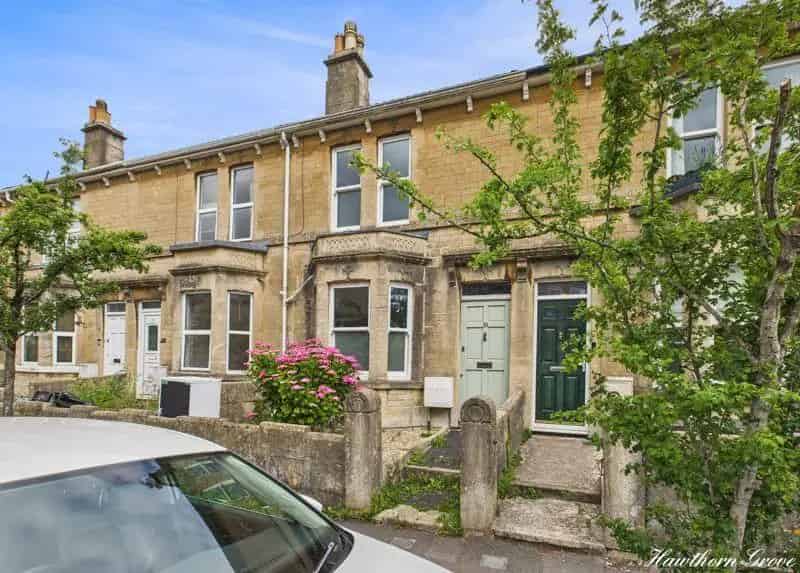 2 Bedroom Edwardian Mid Terrace House For Sale
