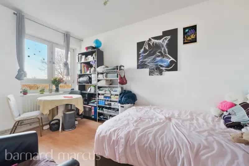 2 Bedroom Flat Lubbock Street Modern Spacious Transport Links