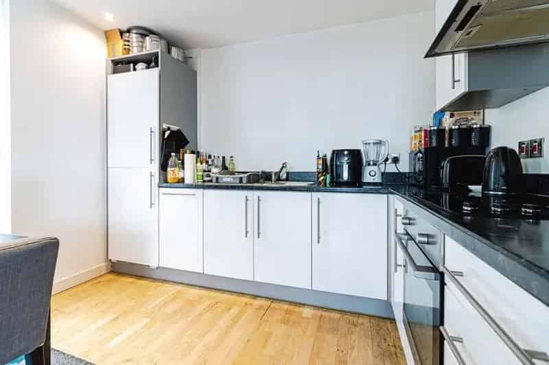 2 Bed Flat for Sale Salford M50 Millennium Tower Balcony Parking