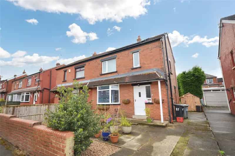 3 Bedroom Semi Detached House Near Leeds City Centre
