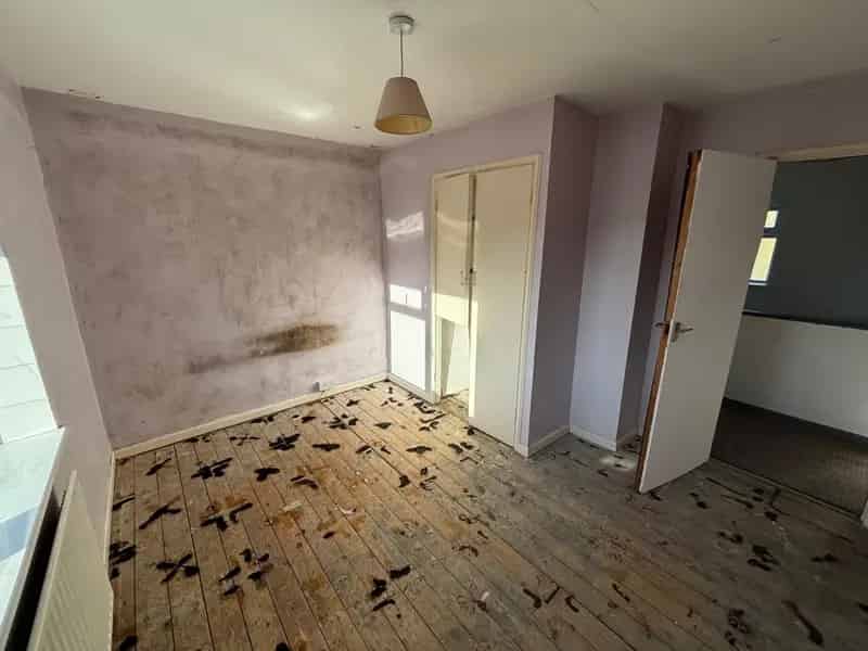 2 Bedroom Semi Detached House Requiring Renovation