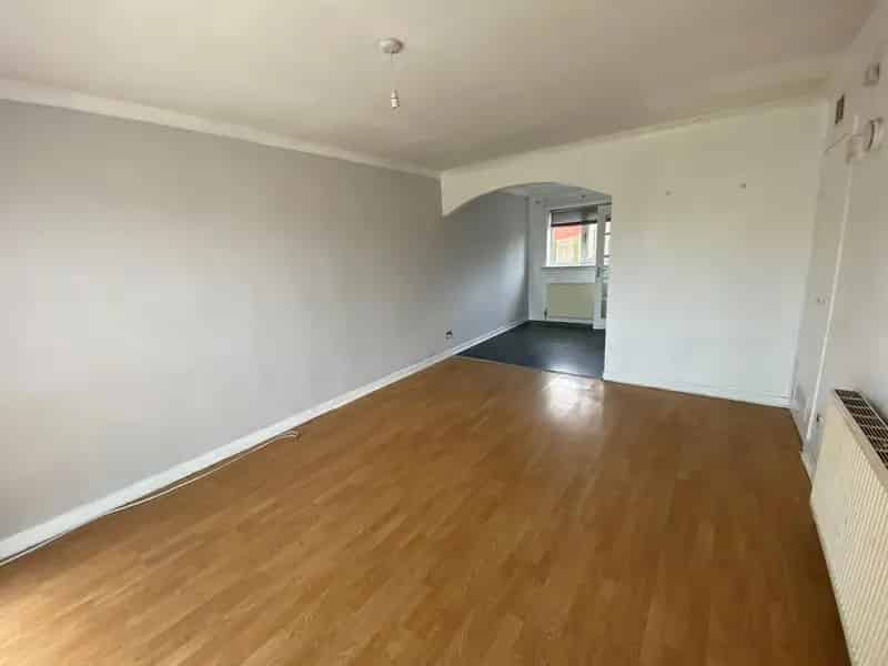 2 Bed First Time Buyer Property Open Plan Lounge Fitted Kitchen Rear Garden