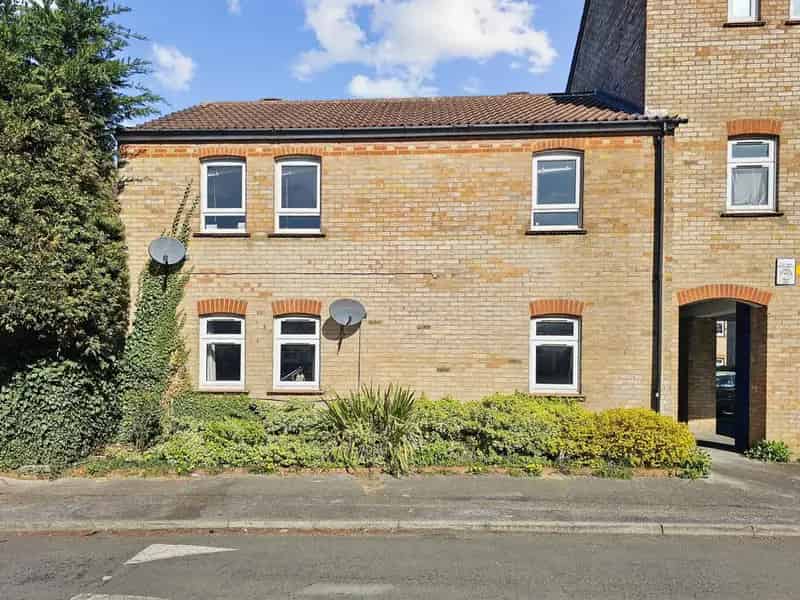 2 Bedroom Flat for Sale