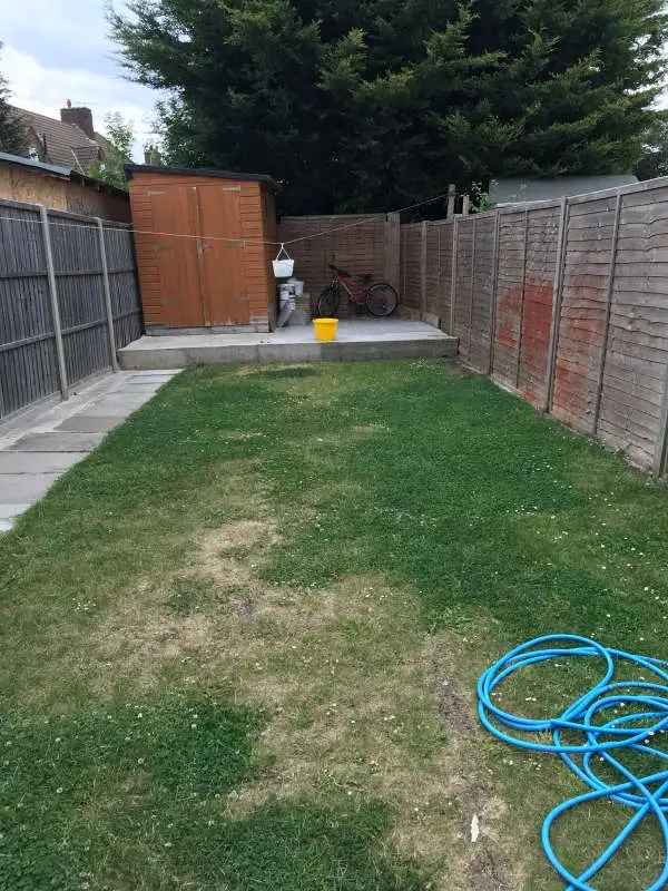 2 Bedroom Semi Detached House Edgware