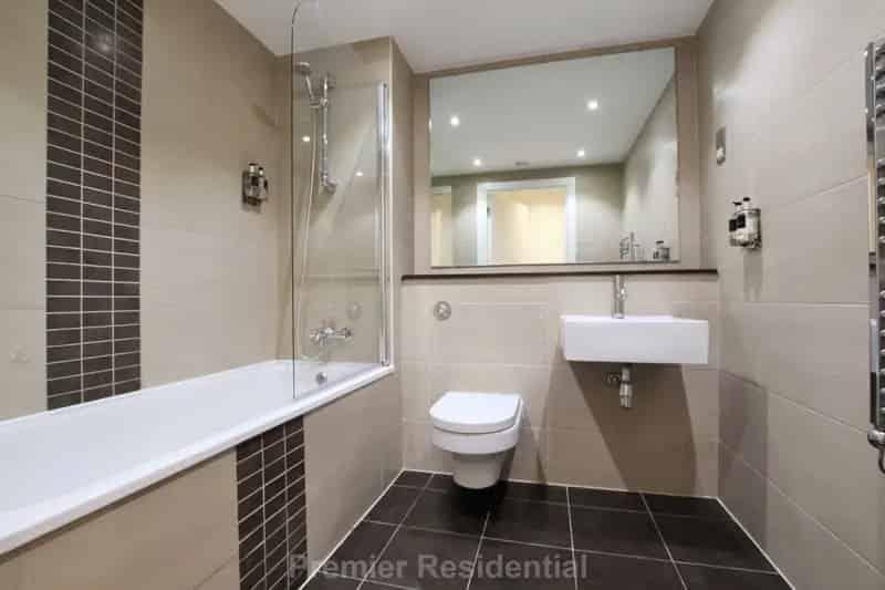 2 Bedroom Furnished Apartment Near Manchester City Centre