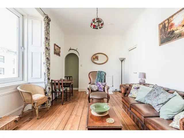 1 Bedroom Flat for Sale in Meadowbank Edinburgh